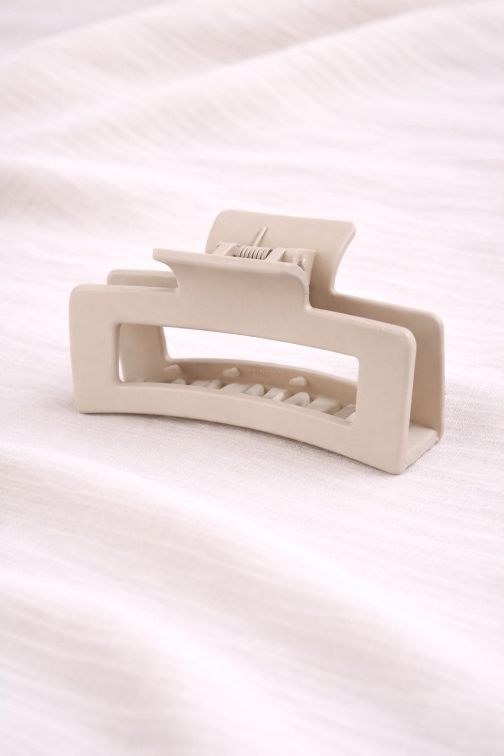 Object 406. Matte Hair Claw Clip Set (8 Pieces) — Hair Accessory — unbranded object